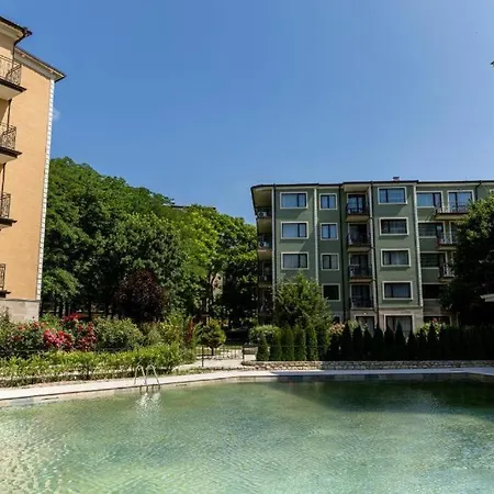 Symphony Harmony アパート セインツ・コンスタンティン＆ヘレナ